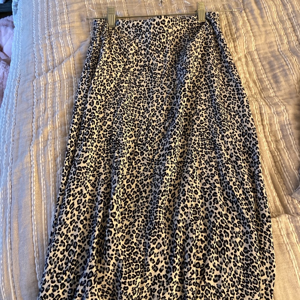 Brandy Melville Midi skirt